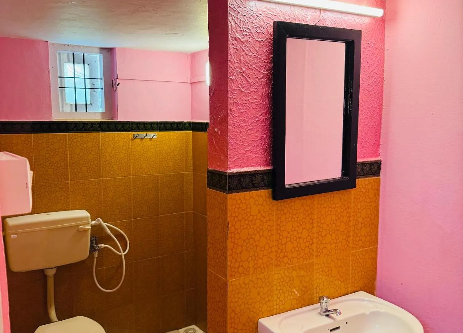 Greenwoods Munnar Unmarried Allowed Homestay